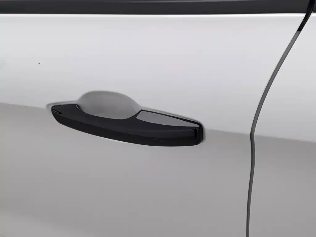 Lynk & Co 02 Hatchback — миниатюра 18