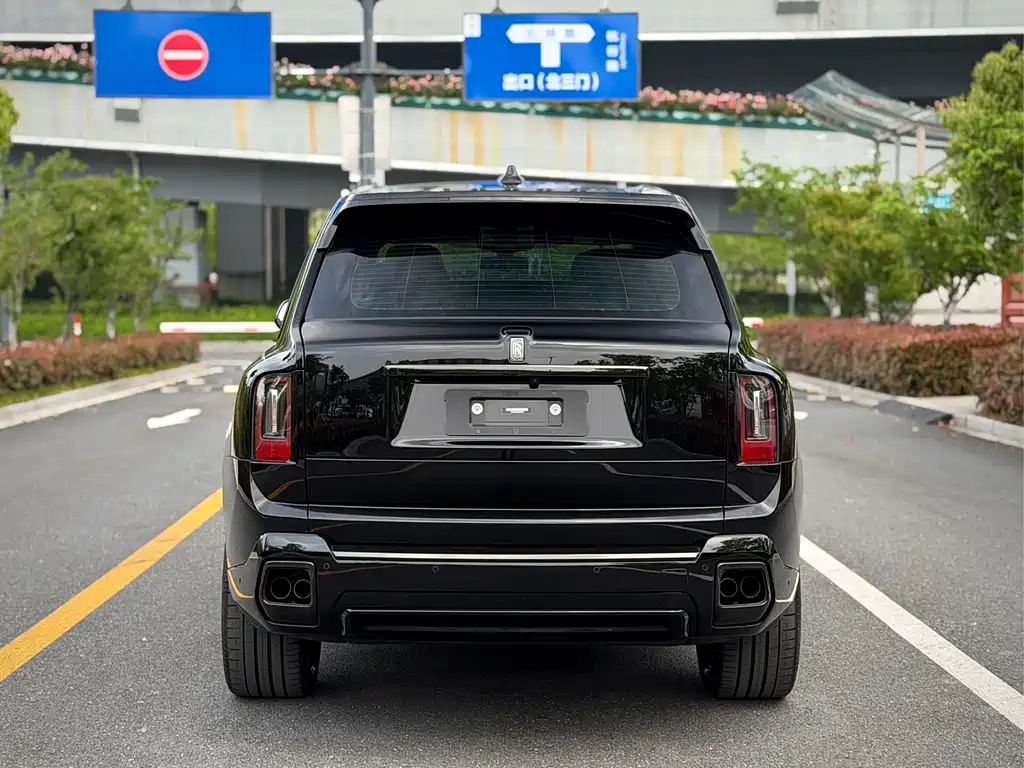 Rolls-Royce Cullinan — миниатюра 4