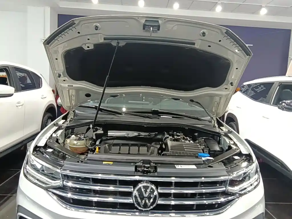 Volkswagen Tiguan L — миниатюра 20