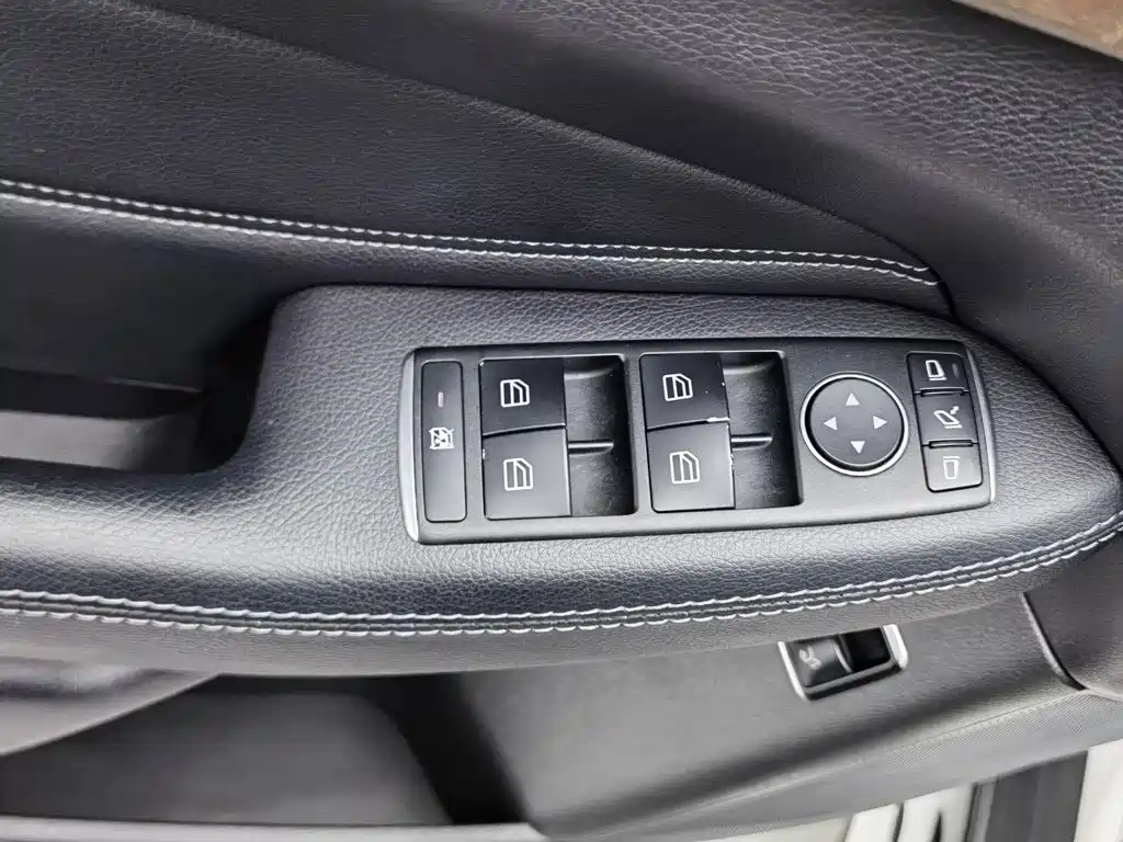 Mercedes-Benz GLE (Import) — миниатюра 9