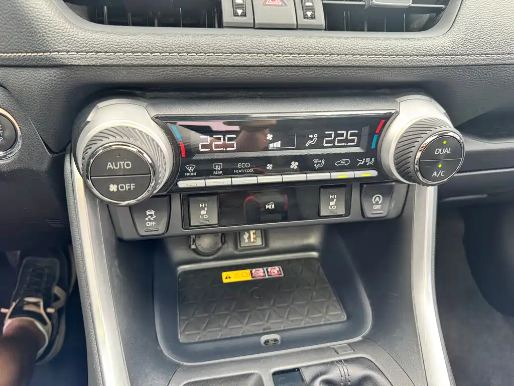 Toyota RAV4 2.0L CVT 2WD 20th Anniversary Platinum Commemorative Edition, фото 15
