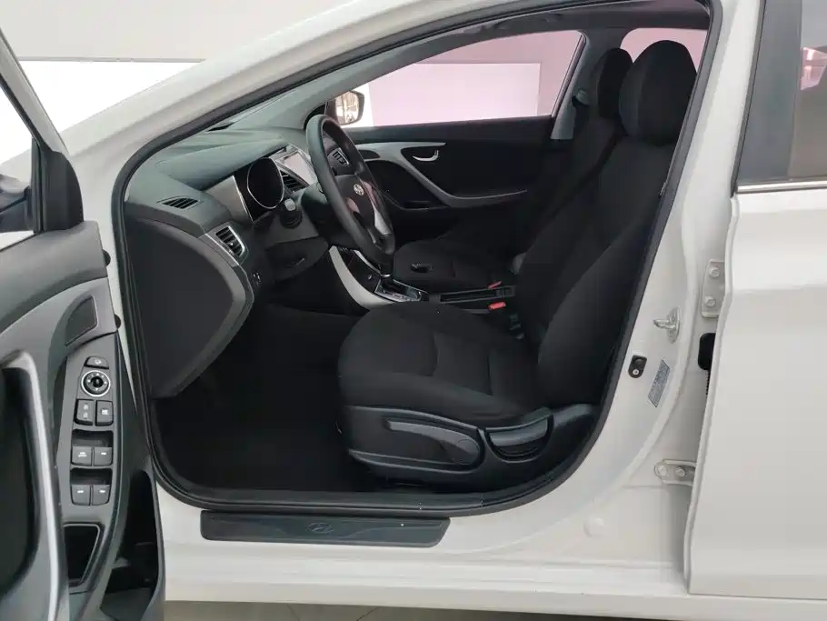 Hyundai Elantra Langdong — миниатюра 9