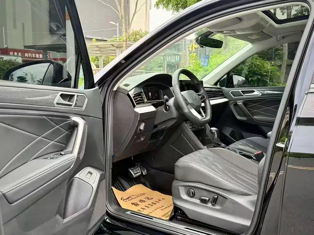 Volkswagen Tiguan L — миниатюра 7