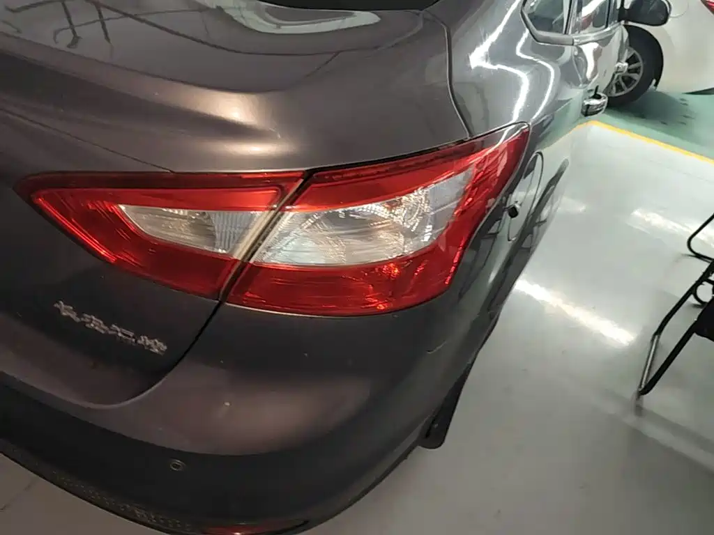 Ford Focus — миниатюра 8