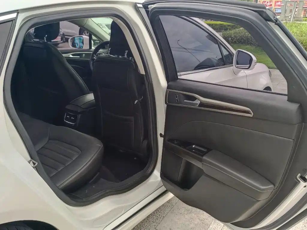 Ford Mondeo — миниатюра 17