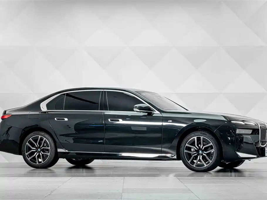 BMW 7 Series 7 2023 735Li M Sport