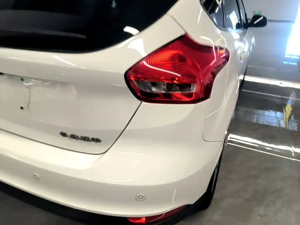Ford Focus — миниатюра 8