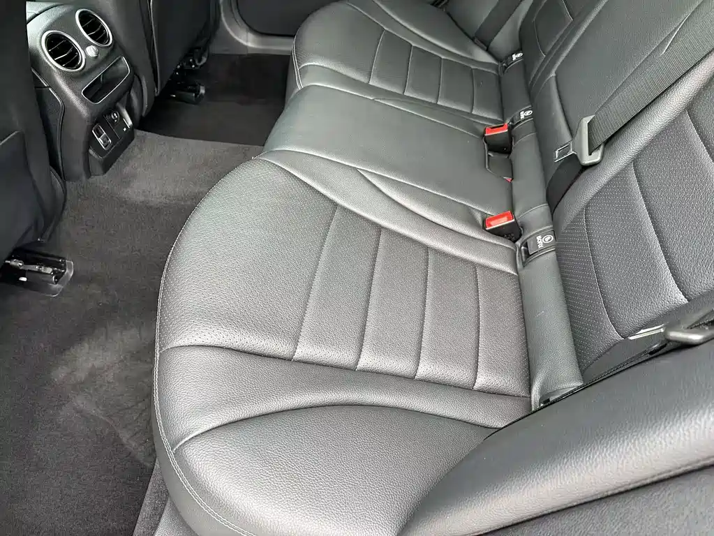 Mercedes-Benz C-Class — миниатюра 17