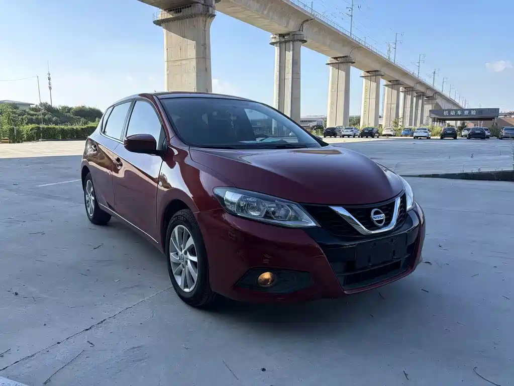 Nissan Tiida — миниатюра 3