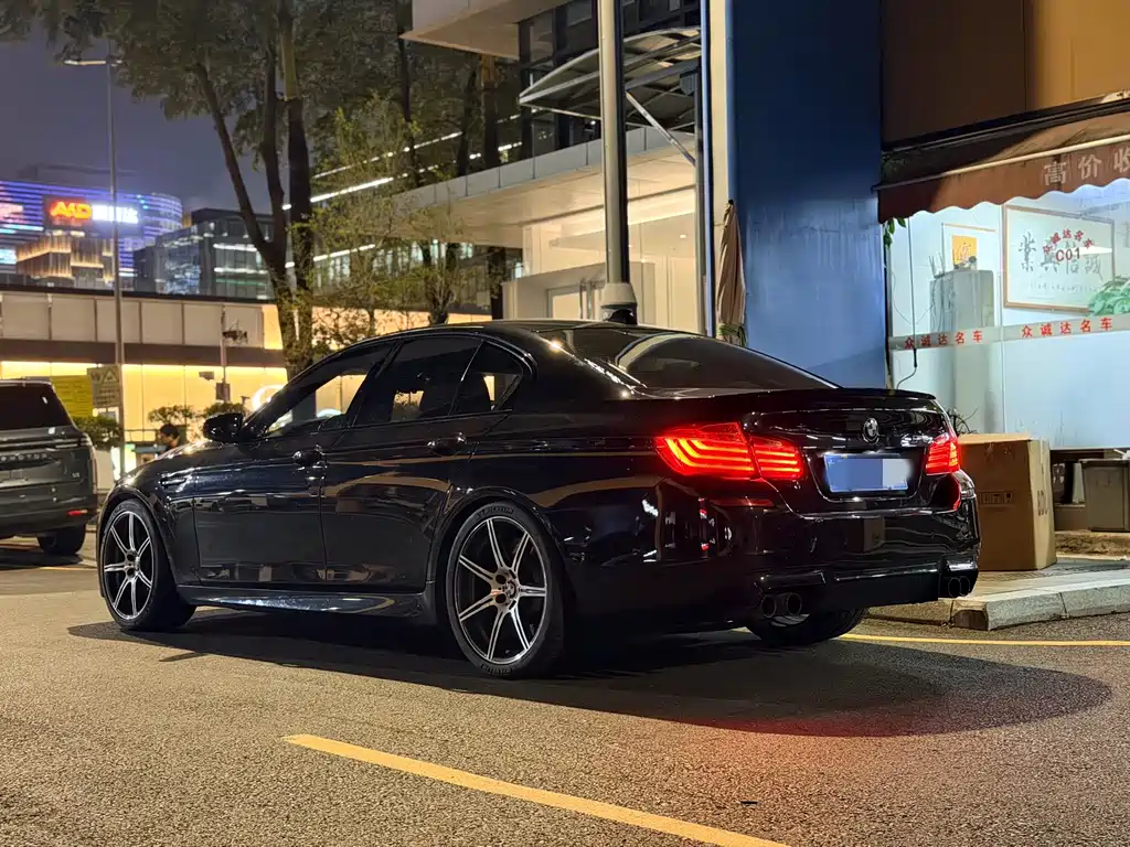BMW M5 — миниатюра 3