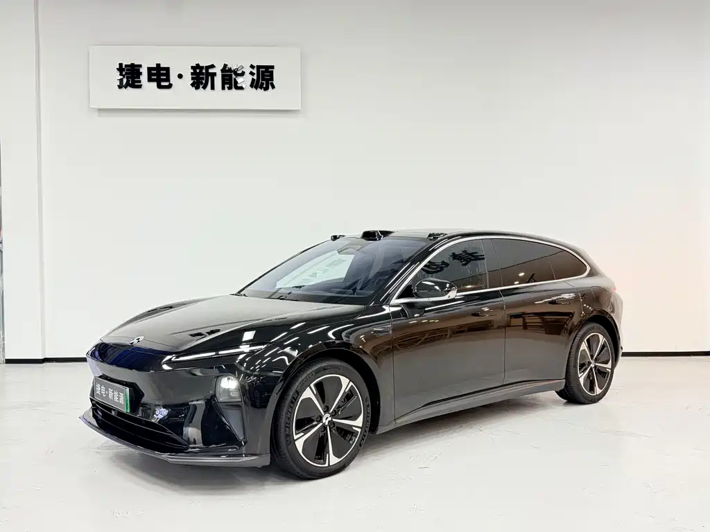 NIO ET5