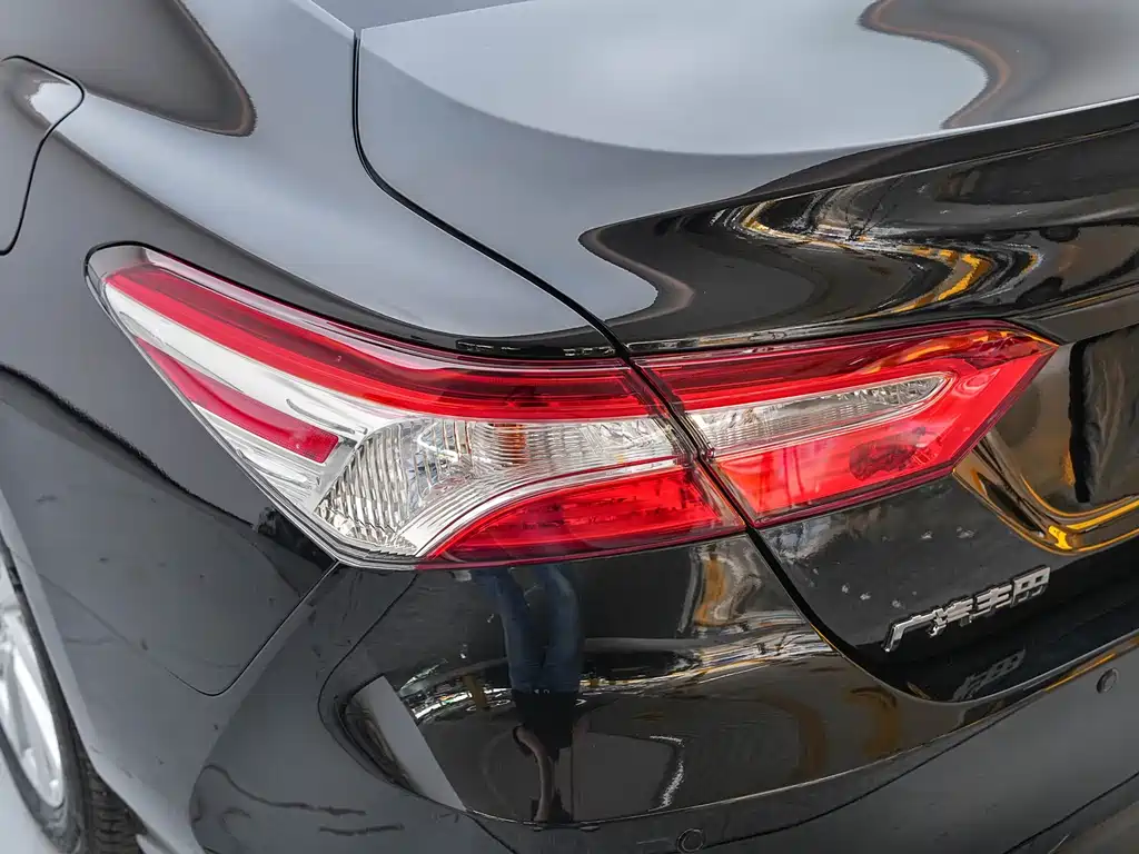 Toyota Camry — миниатюра 18