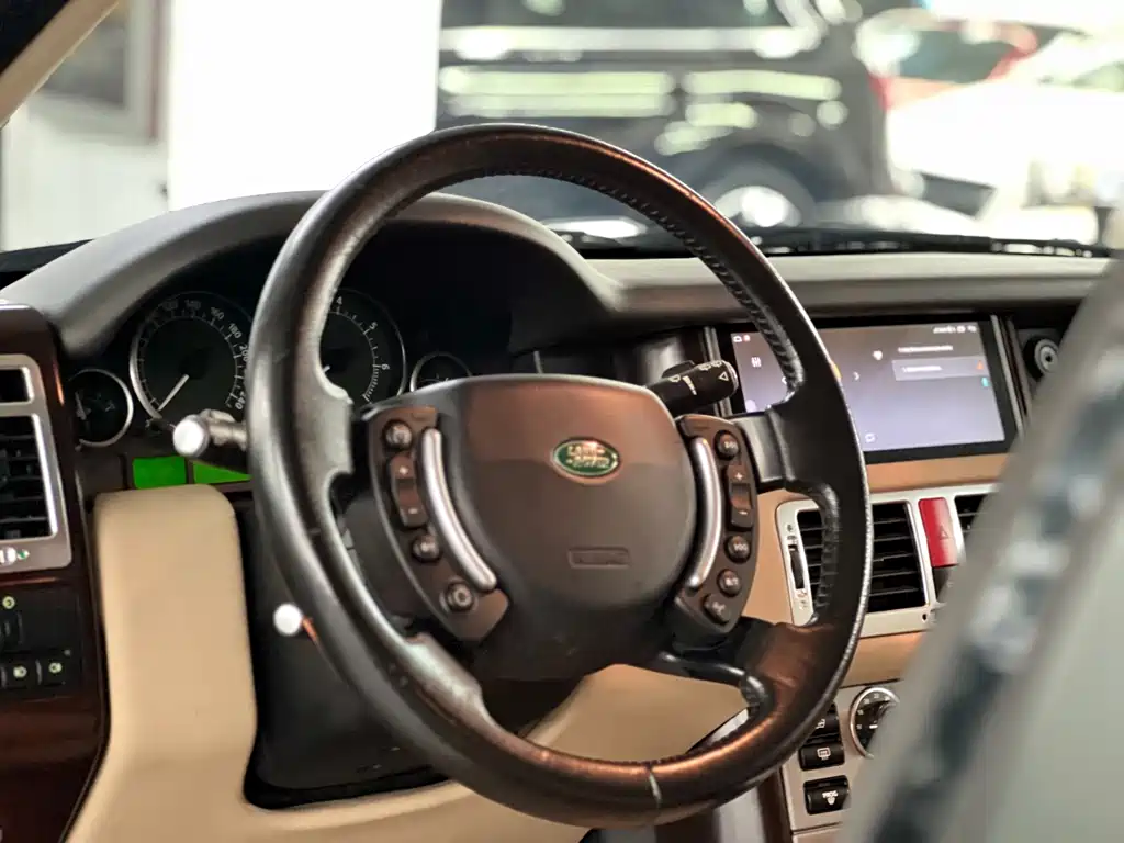 Land Rover Range Rover — миниатюра 5