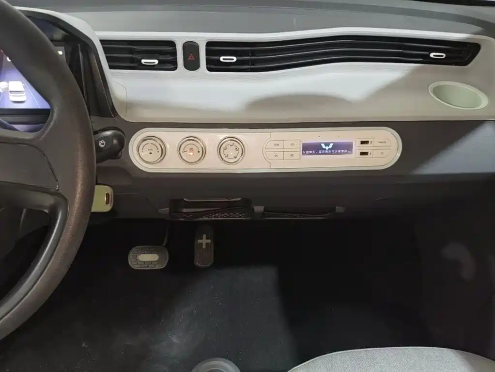 Wuling MINIEV — миниатюра 13