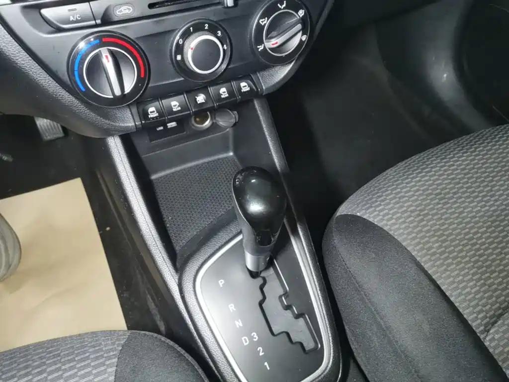 Hyundai Verna — миниатюра 14