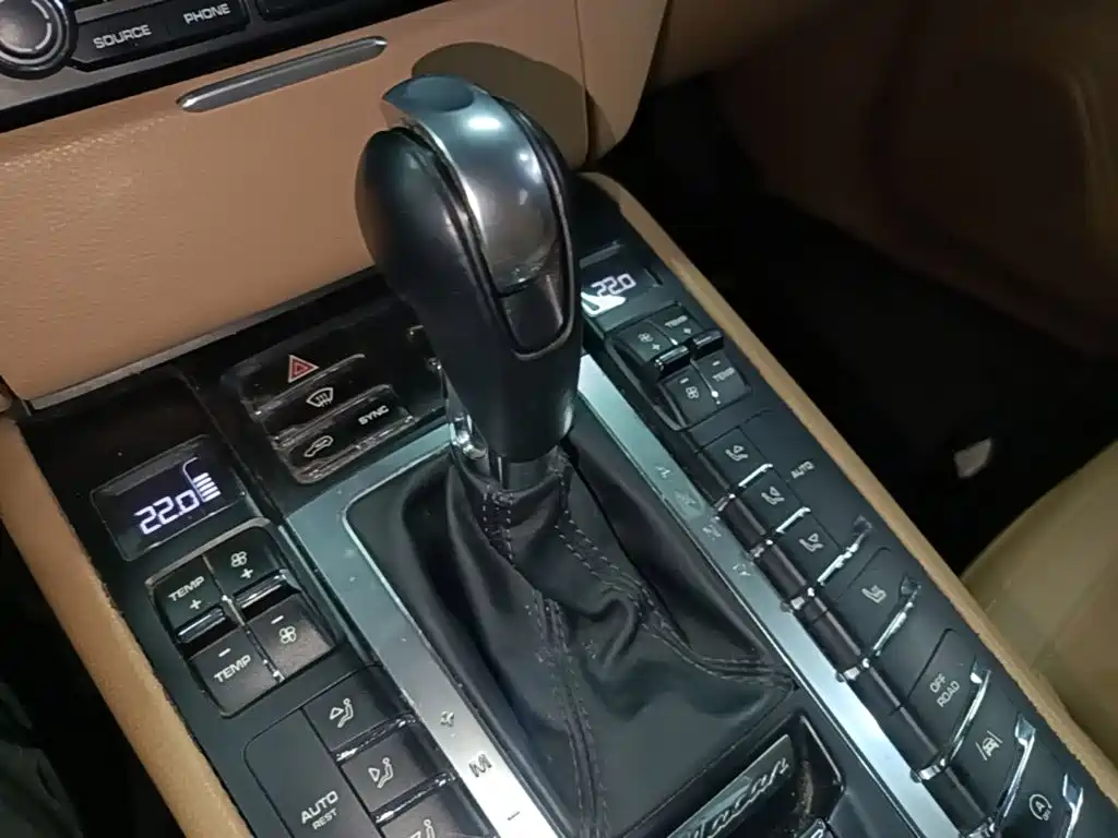 Porsche Macan — миниатюра 14