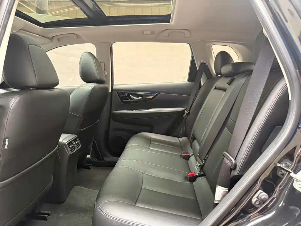 Nissan X-Trail — миниатюра 10