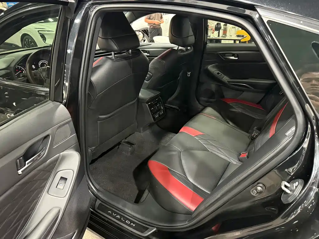 Toyota Avalon — миниатюра 8