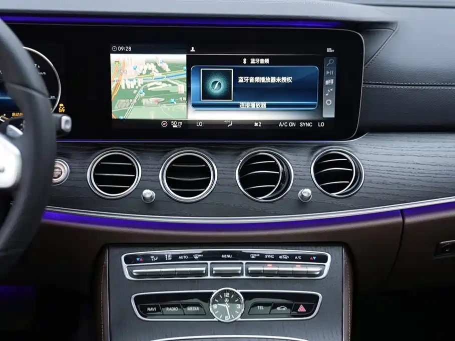 Mercedes-Benz E-Class — миниатюра 9