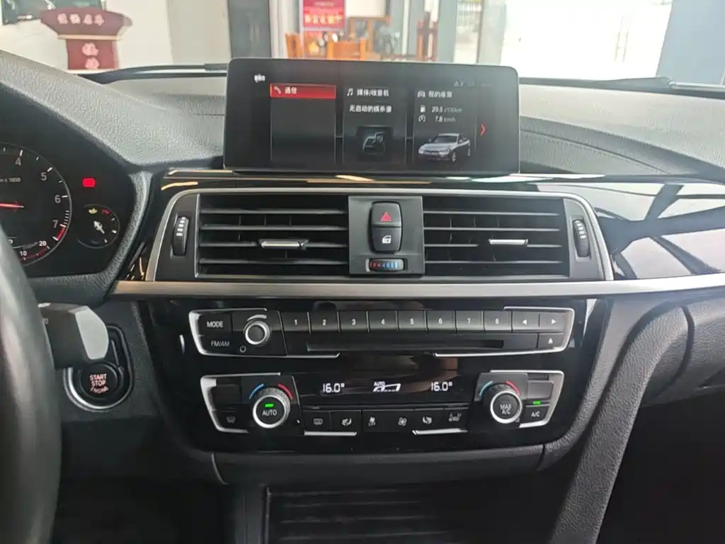 BMW 3 Series — миниатюра 13