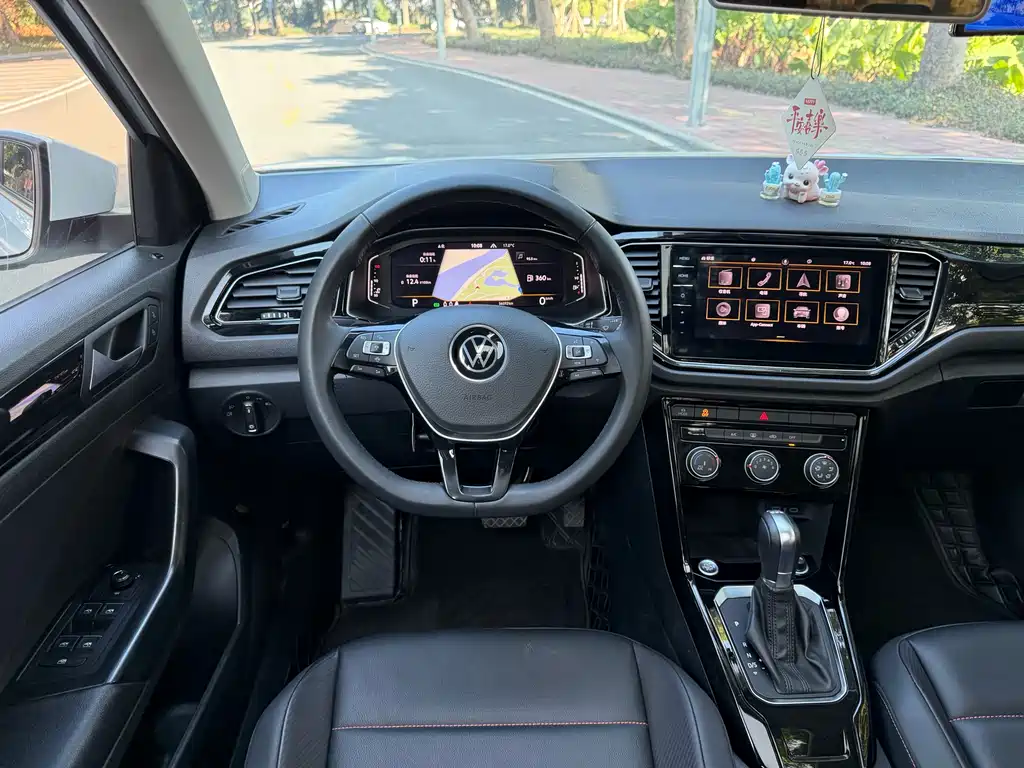 VOLKSWAGEN T ROC EXPLORING SONGS