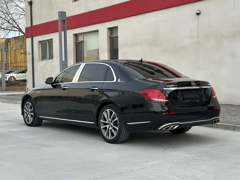 MERCEDES-BENZ E CLASS