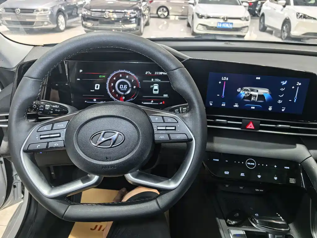 Hyundai Elantra — миниатюра 15