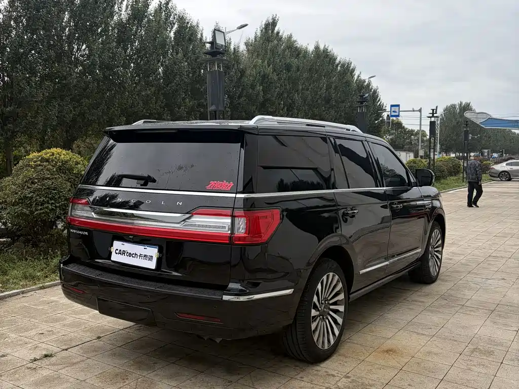 Lincoln Navigator — миниатюра 5