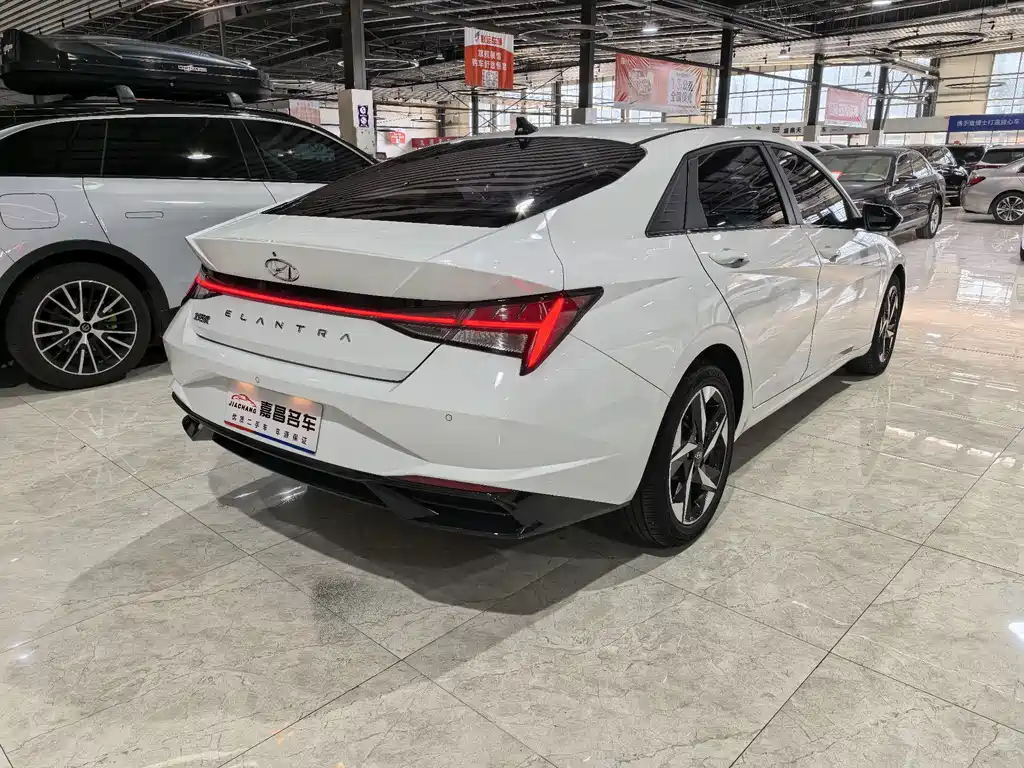 Hyundai Elantra — миниатюра 2