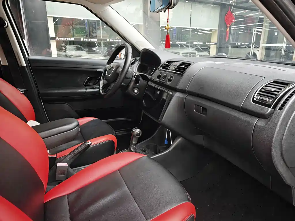 Skoda Fabia — миниатюра 8