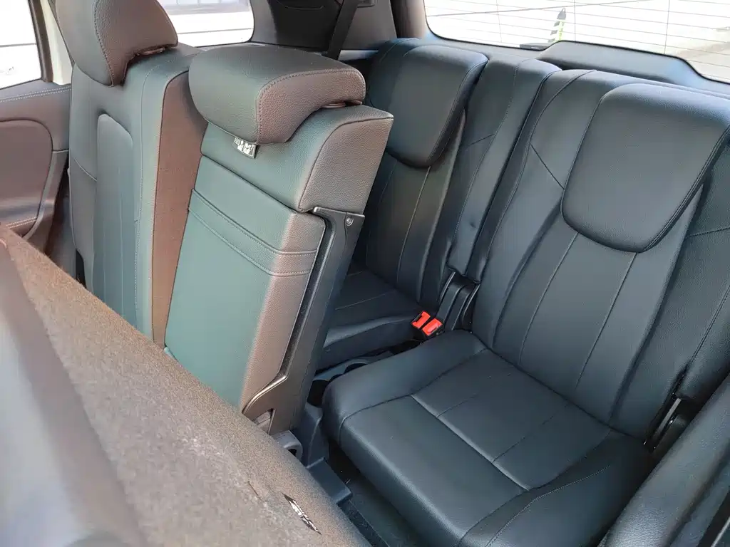 Mercedes-Benz GLB — миниатюра 11