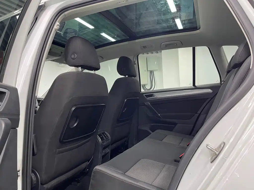 Volkswagen Golf Sportsvan — миниатюра 20