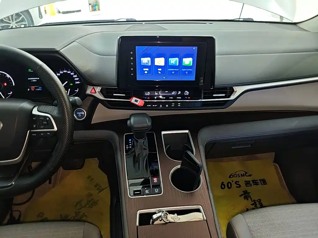 Toyota Sienna — миниатюра 13