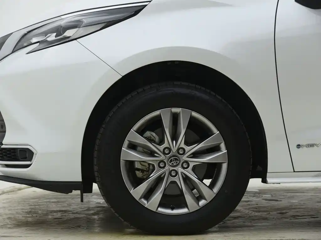 Toyota Sienna — миниатюра 4