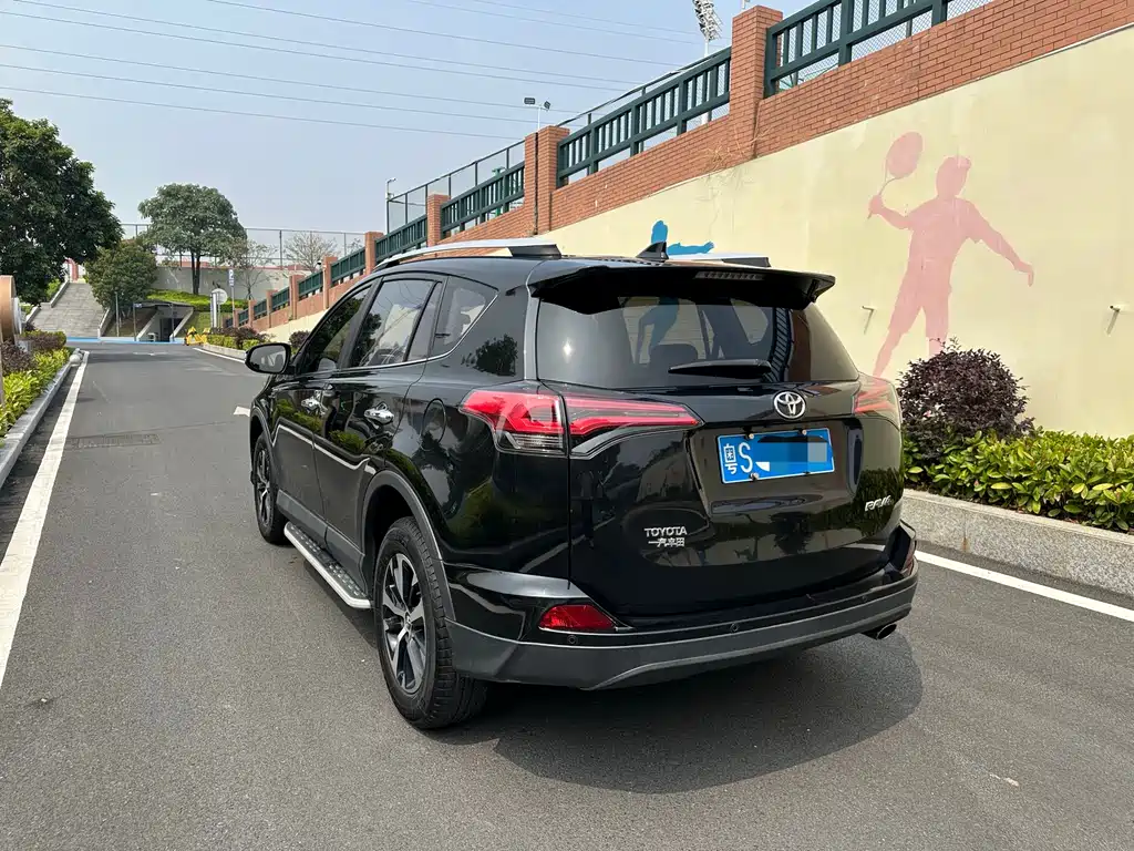 TOYOTA RAV4 RONGFANG