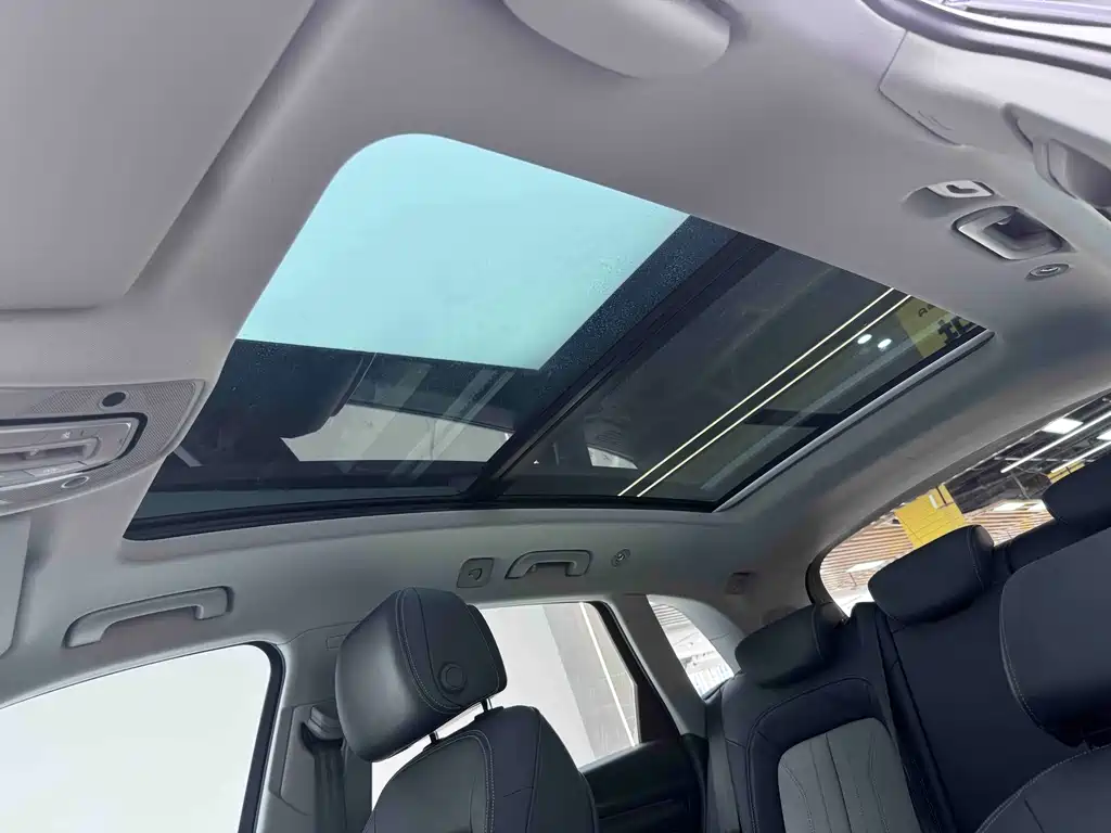 Audi Q5L — миниатюра 11