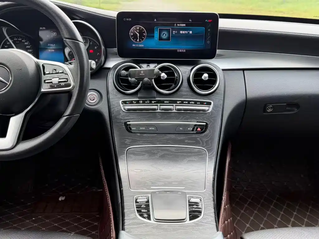 Mercedes-Benz C-Class — миниатюра 14