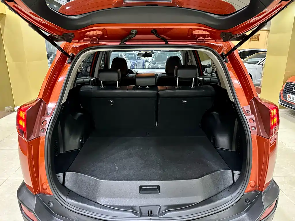 Toyota RAV4 — миниатюра 18