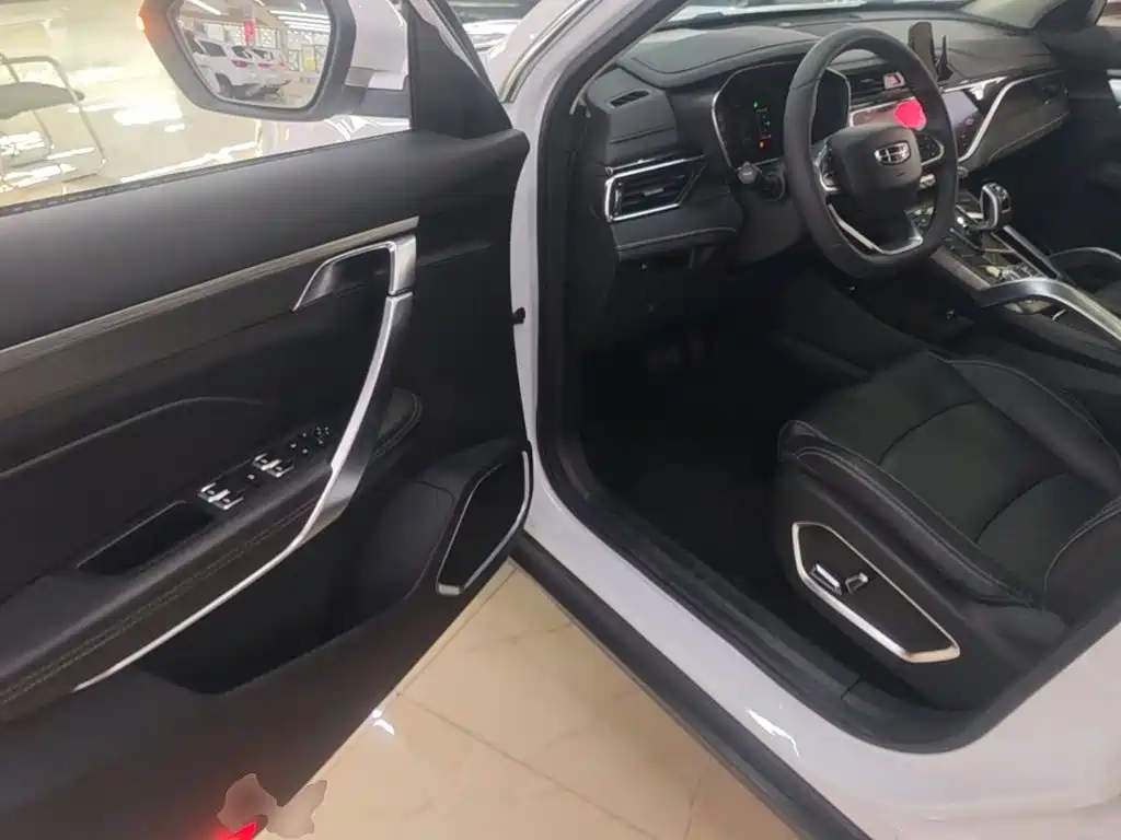 Geely Boyue — миниатюра 16
