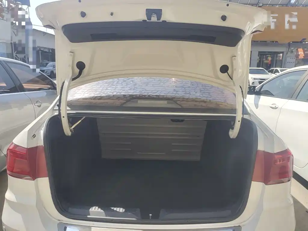 Volkswagen Santana — миниатюра 19