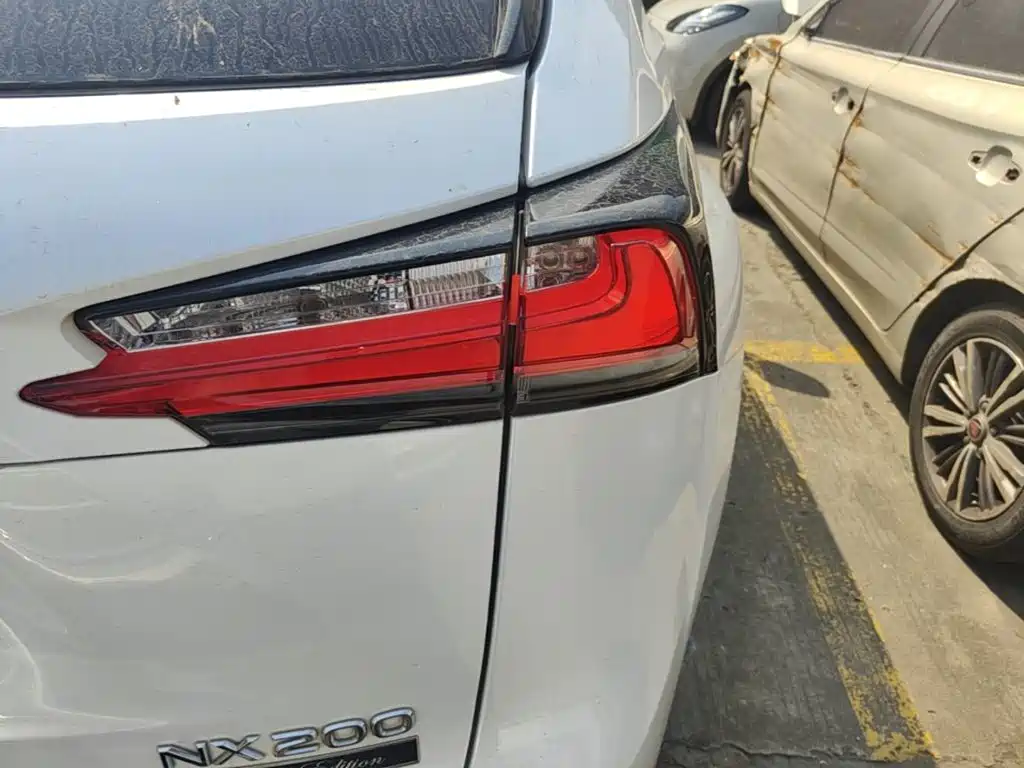 Lexus NX — миниатюра 8
