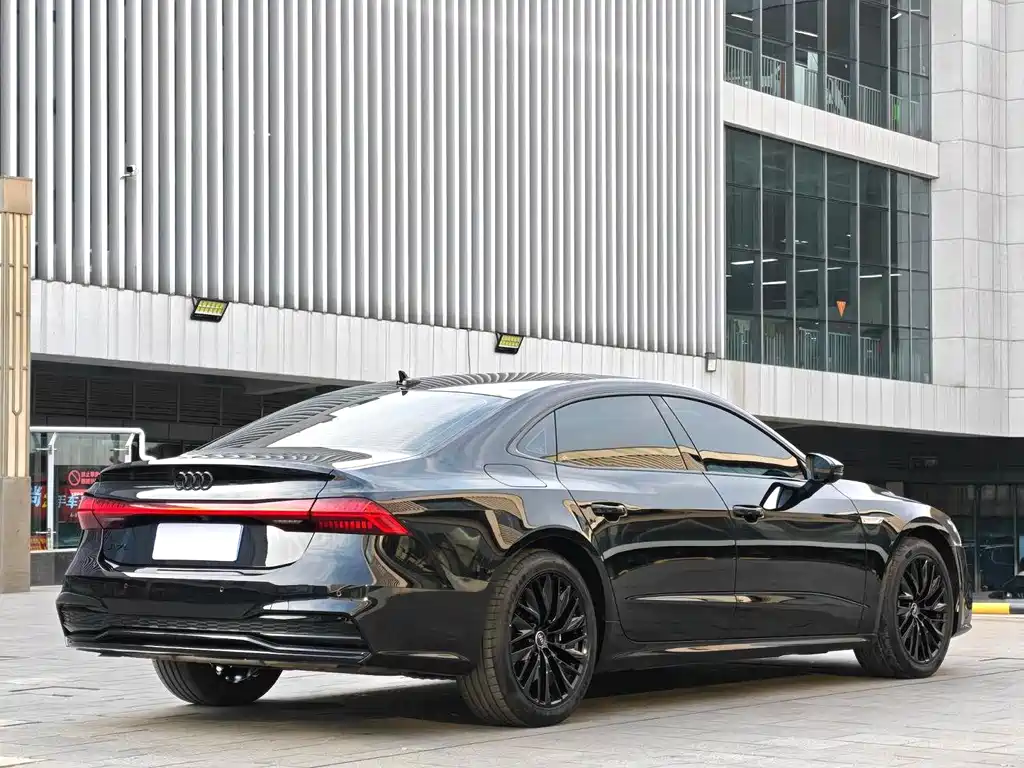 AUDI A7L
