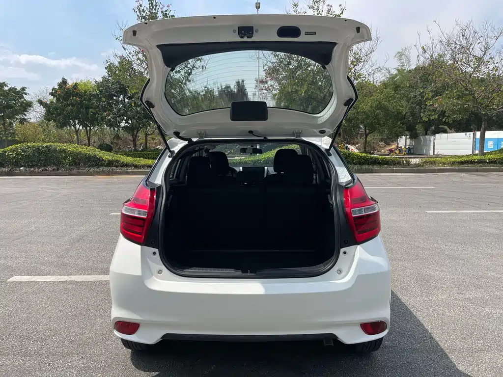 TOYOTA YARIS L ZHIXUAN