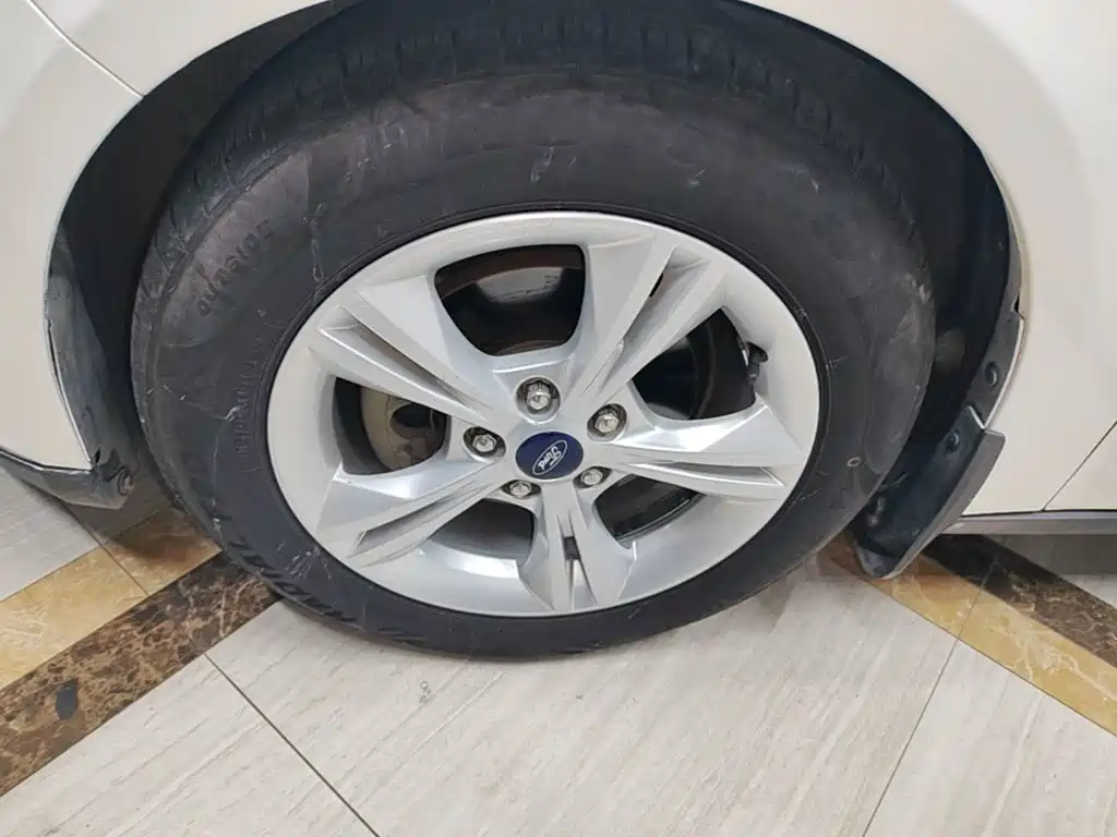 Ford Focus — миниатюра 23