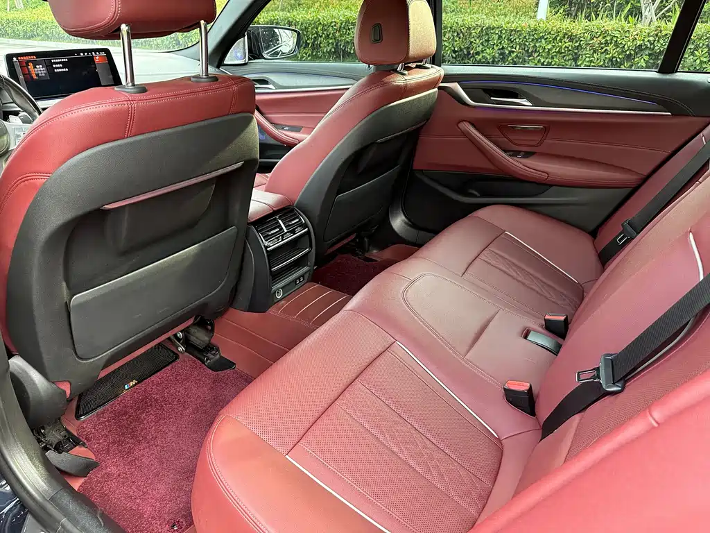 BMW 5 Series — миниатюра 10