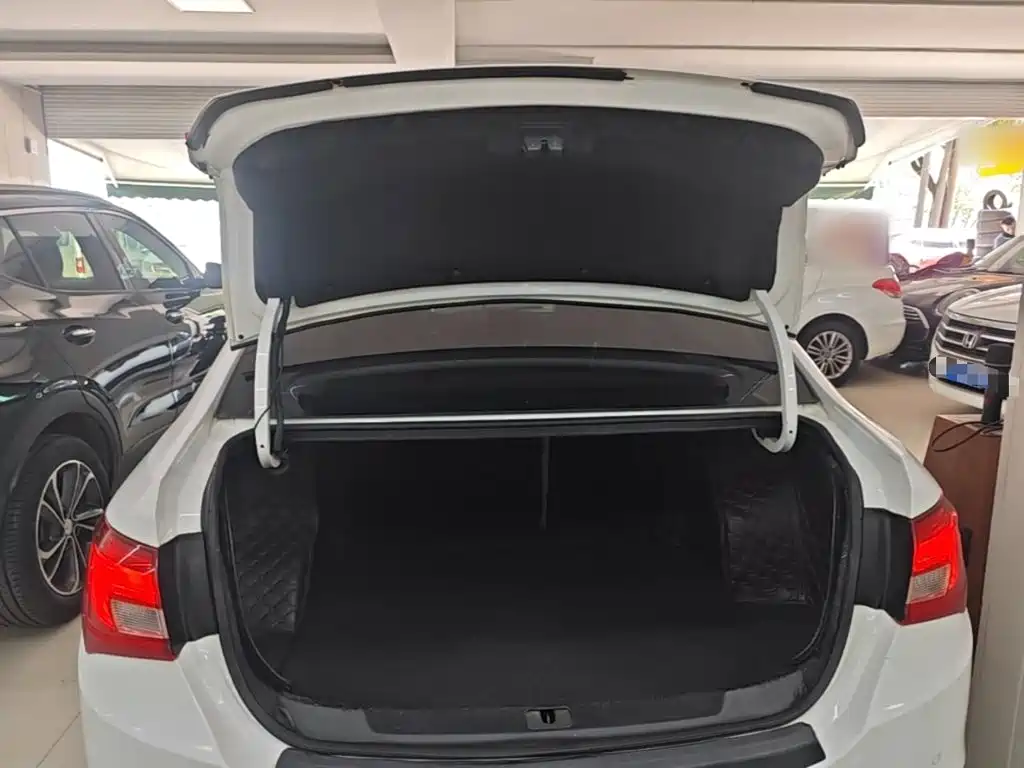 Buick Excelle — миниатюра 19