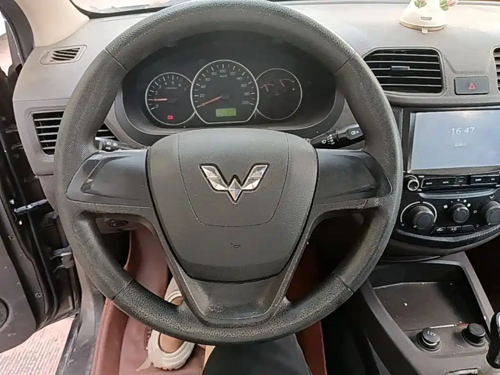 Wuling Hongguang — миниатюра 11