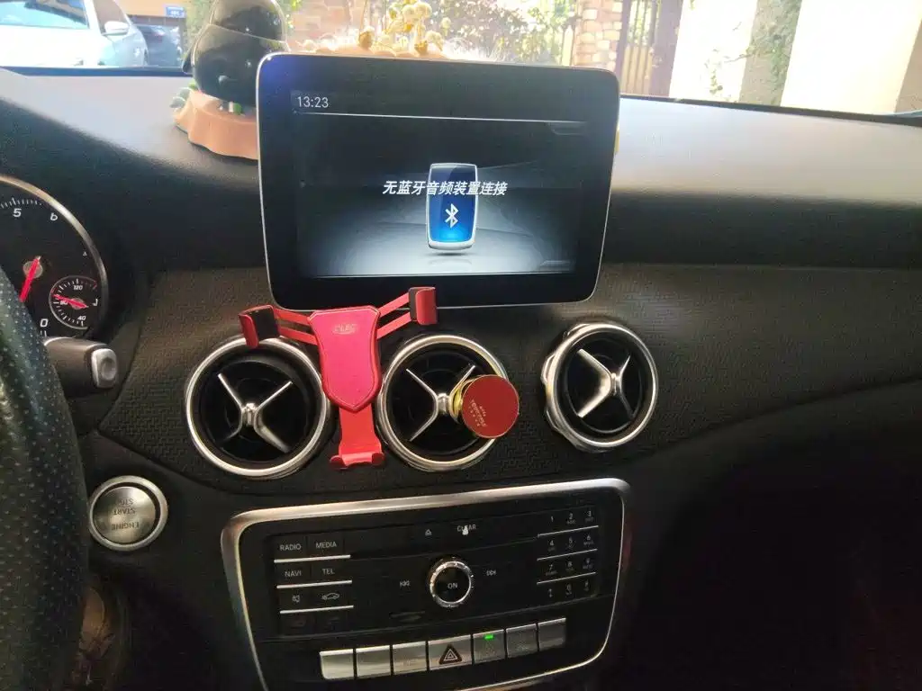 Mercedes-Benz GLA — миниатюра 14
