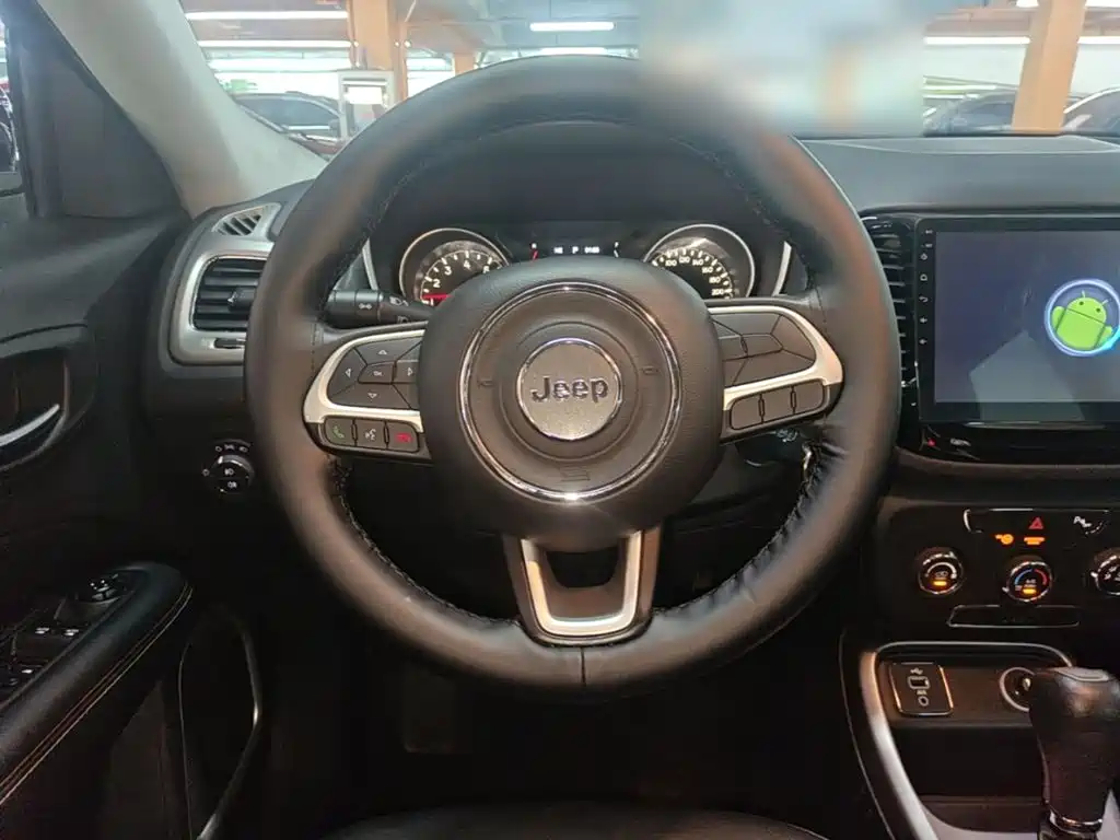 Jeep Compass — миниатюра 11