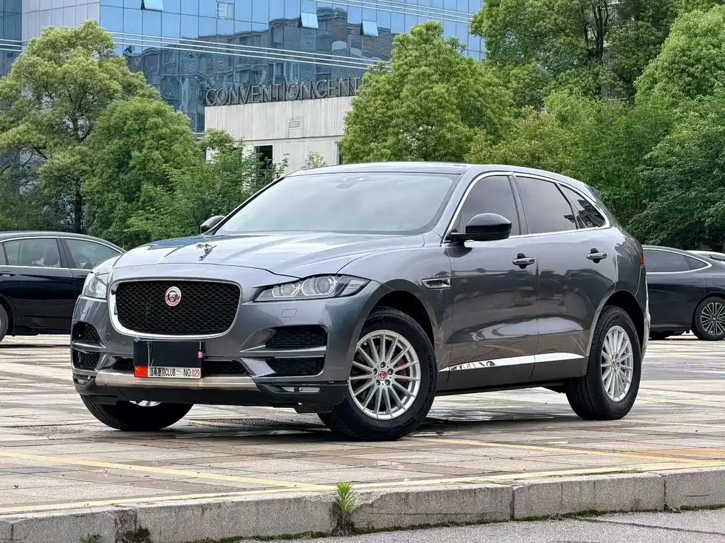 Jaguar F-PACE 2018